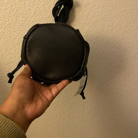 Clare V. Emma black lambskin drawstring crossbody - Picture 5 of 9